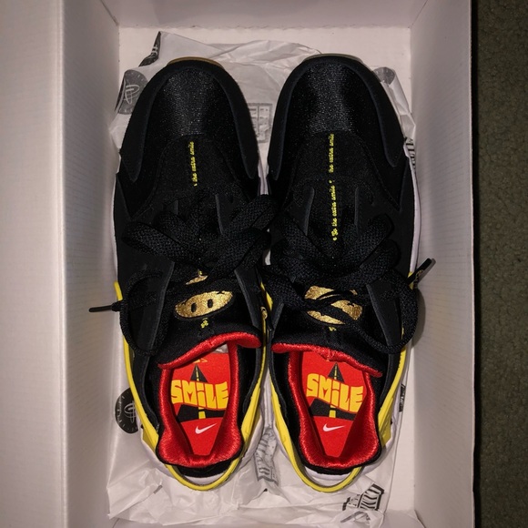 WOMENS NIKE AIR HUARACHE - Picture 2 of 7